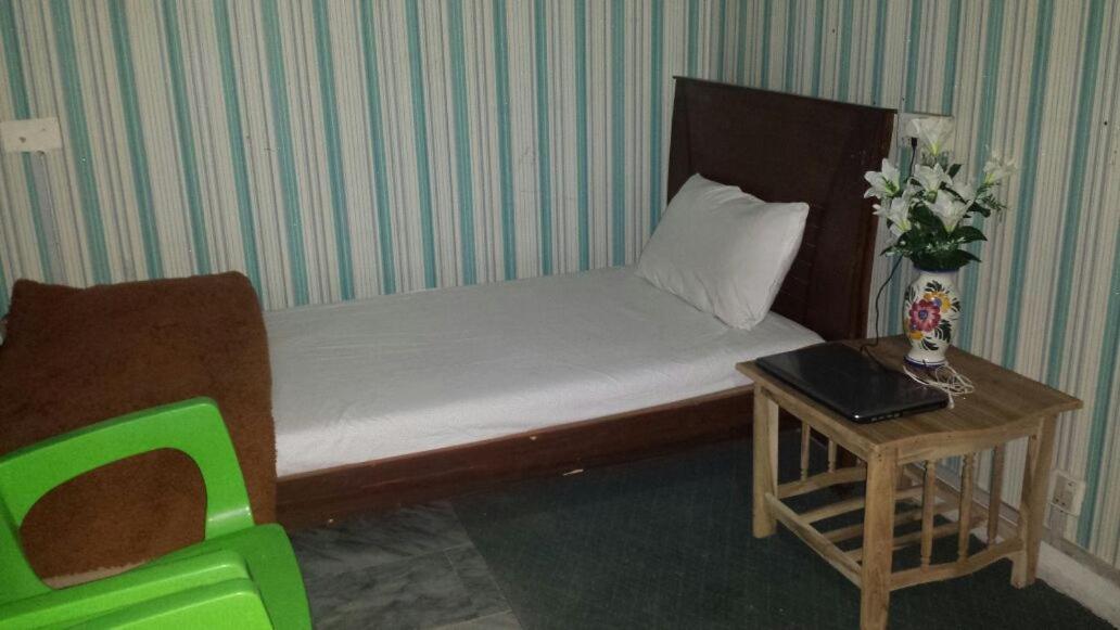Zaib Guest House E-11 イスラマバード エクステリア 写真