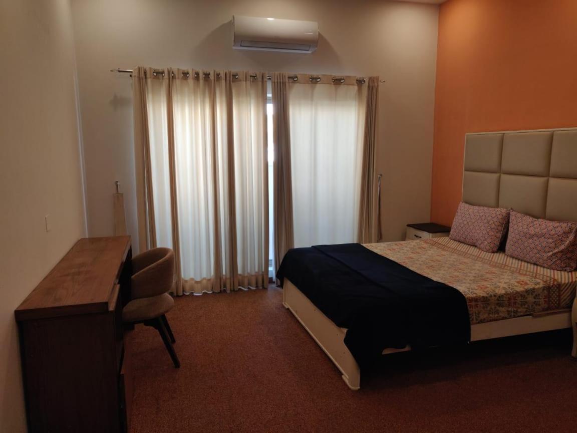 Zaib Guest House E-11 イスラマバード エクステリア 写真