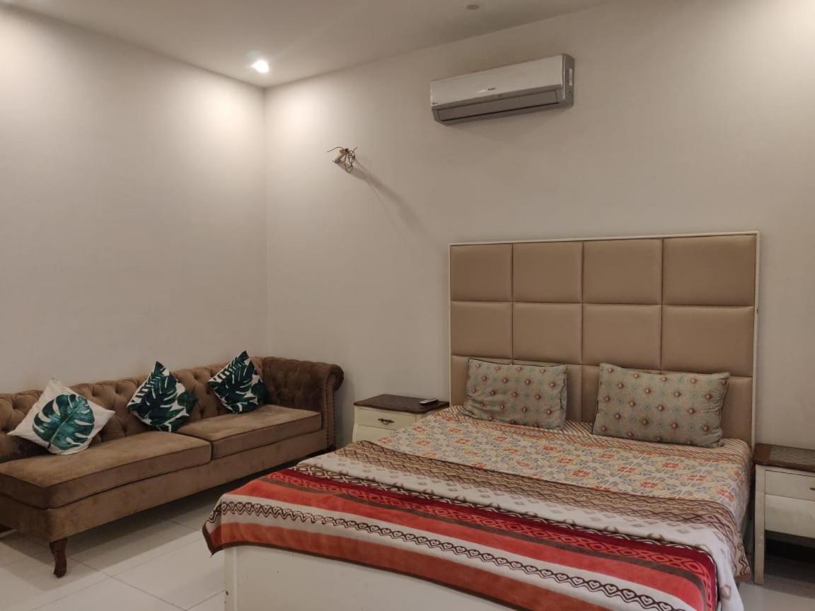 Zaib Guest House E-11 イスラマバード エクステリア 写真