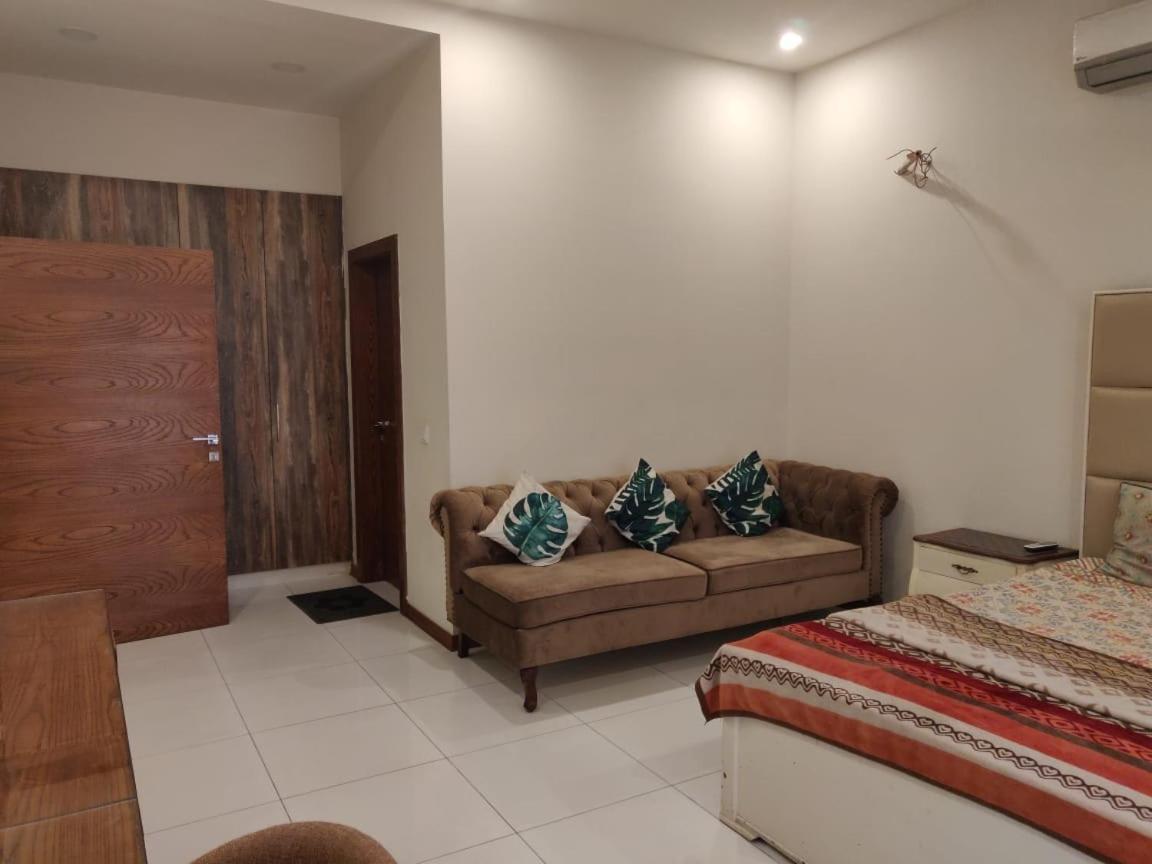 Zaib Guest House E-11 イスラマバード エクステリア 写真