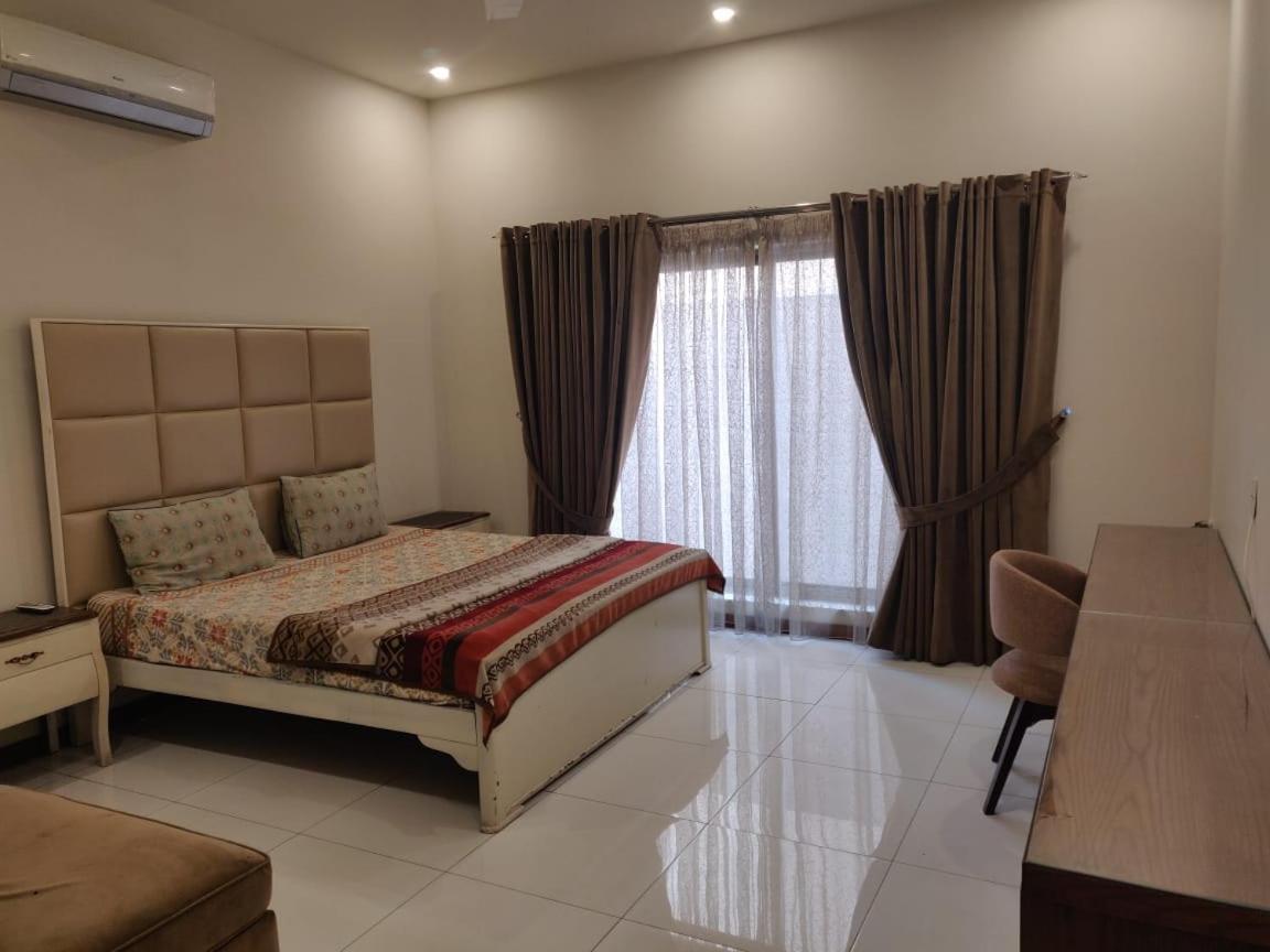 Zaib Guest House E-11 イスラマバード エクステリア 写真