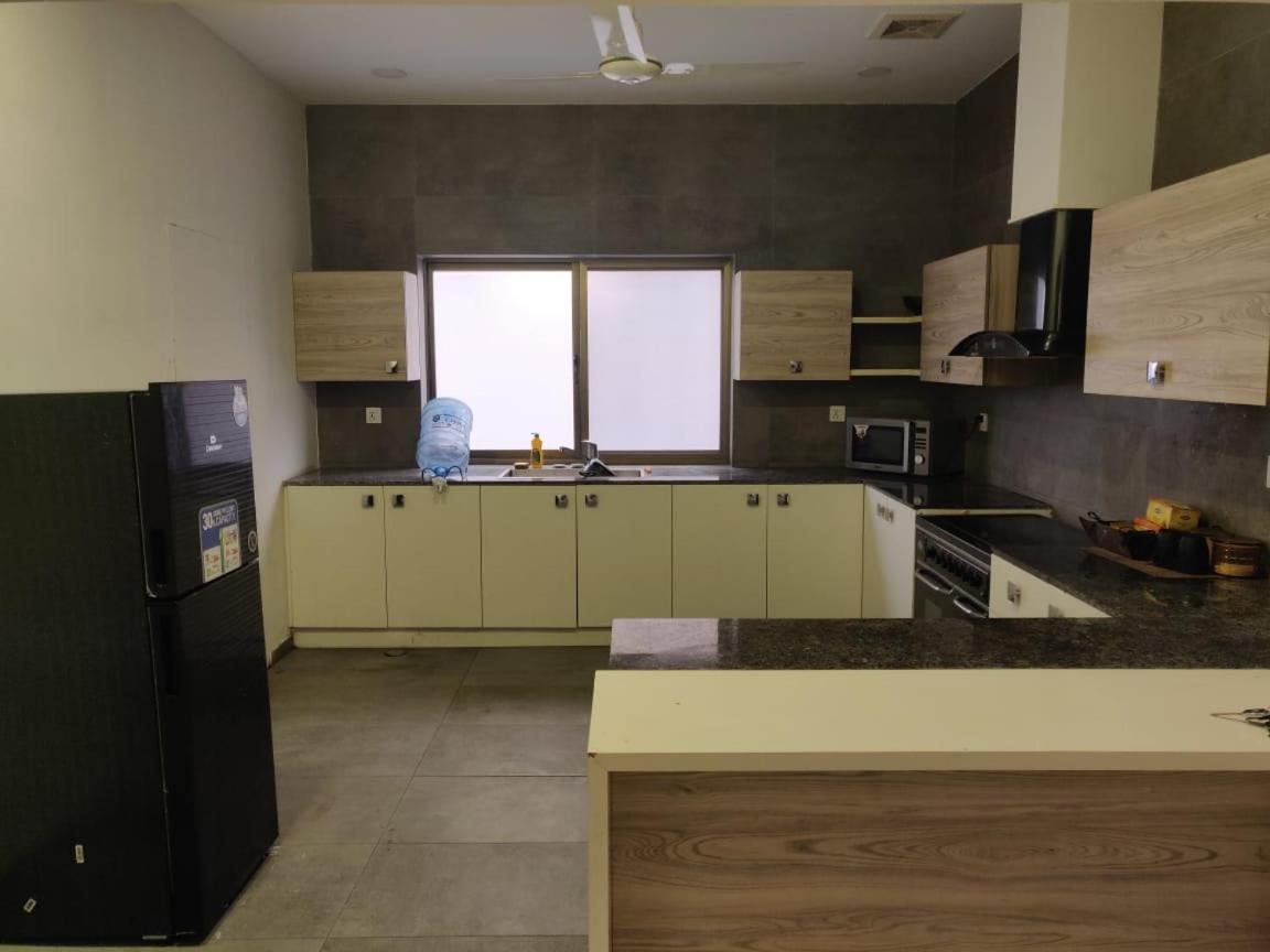 Zaib Guest House E-11 イスラマバード エクステリア 写真