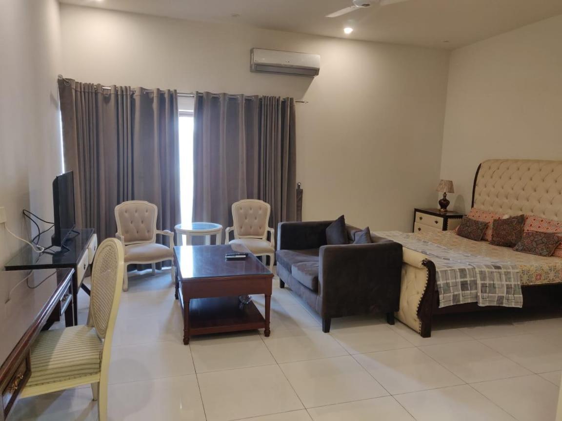 Zaib Guest House E-11 イスラマバード エクステリア 写真