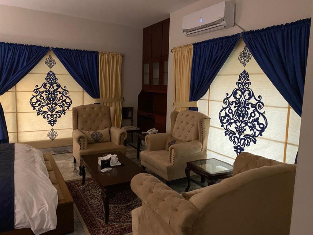 Zaib Guest House E-11 イスラマバード エクステリア 写真