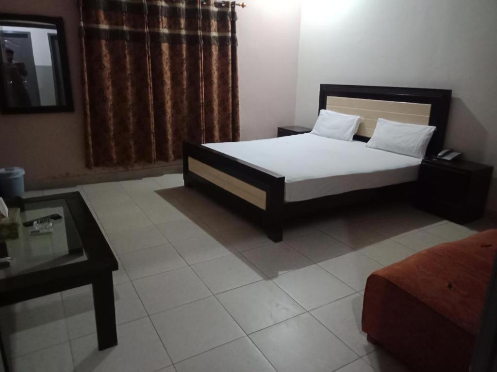 Zaib Guest House E-11 イスラマバード エクステリア 写真